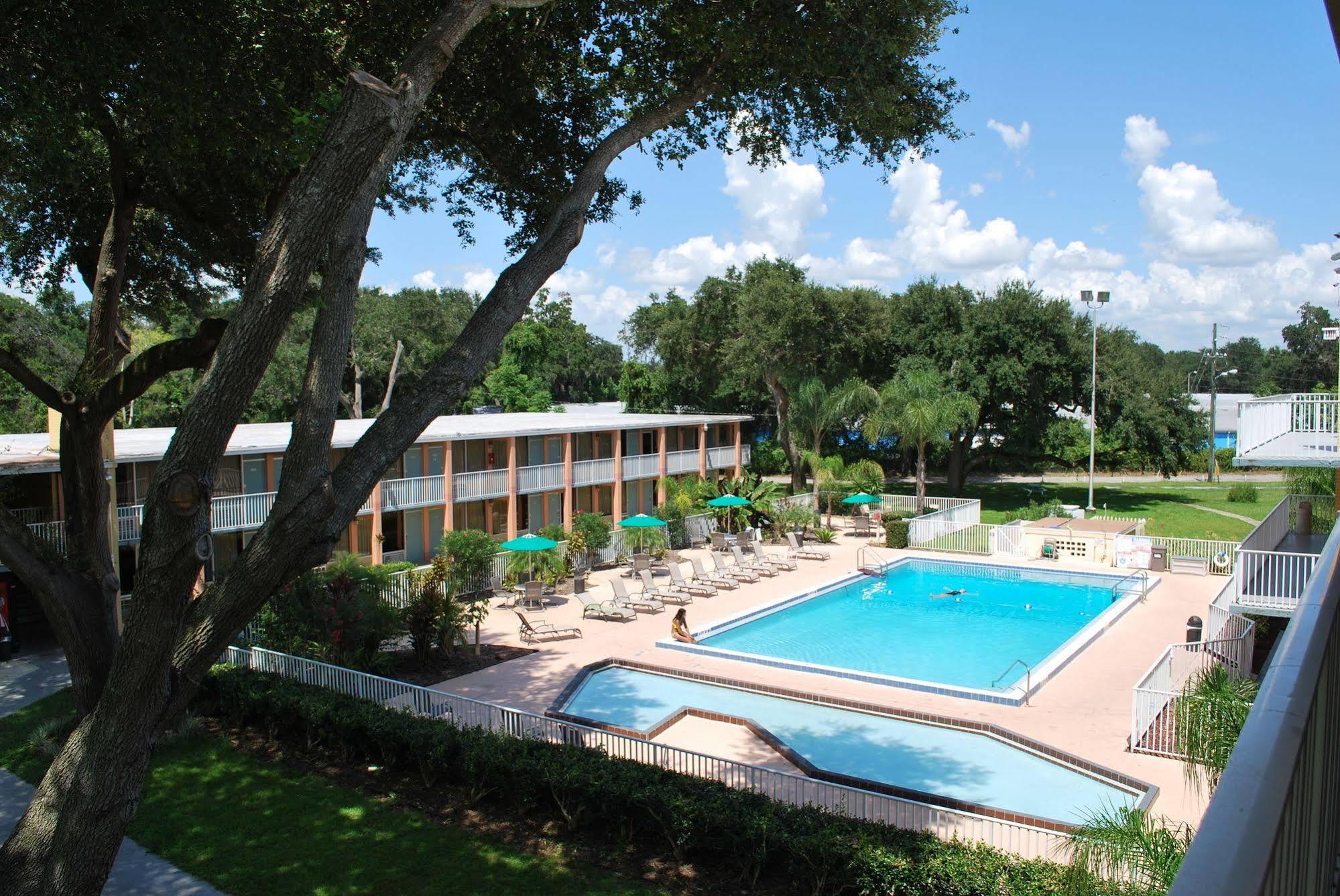 Howard Johnson By Wyndham Tropical Palms Kissimmee Exterior foto